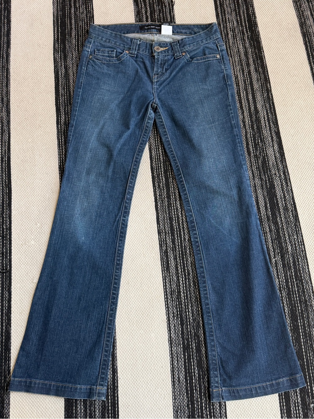Calvin Klein Jeans Women's Dark Blue Modern Flare Jeans Size 4